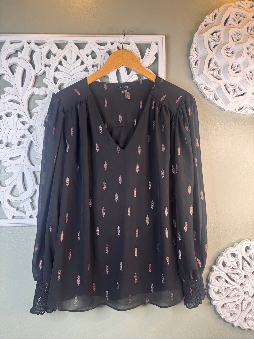 1.STATE 2X Black Rose Gold Metallic Print Sheer Sleeve Blouse